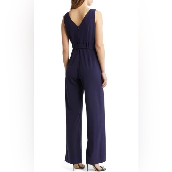 TAHARI Navy blue double V neckline sleeveless jumpsuit size 4. - Picture 2 of 16